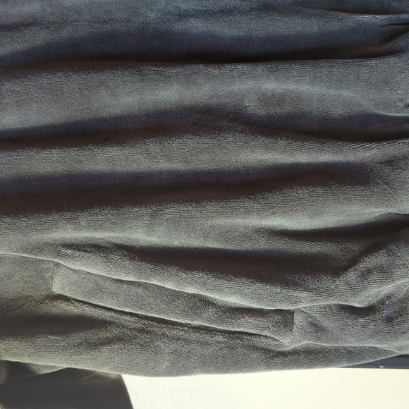 Fear of God Essentials grey velour short sleeve - Picture 3 of 4